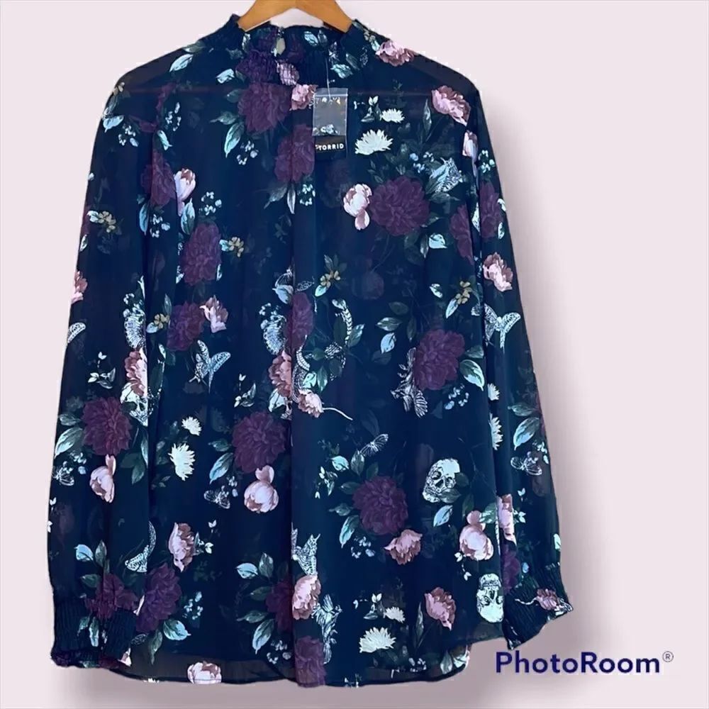 TORRID *NWT* Smocked Neck Chiffon Skull Floral Print Top